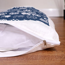 Load image into Gallery viewer, Warm Cat Sleeping Bag
