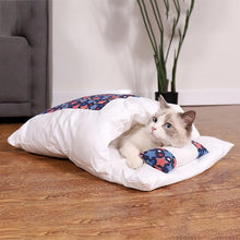 Load image into Gallery viewer, Warm Cat Sleeping Bag
