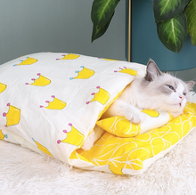 Load image into Gallery viewer, Warm Cat Sleeping Bag
